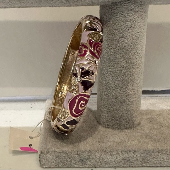 NWT Sequin by Nordstrom Clamper Bracelet-gold tone Floral print in pink & purple - Picture 7 of 13